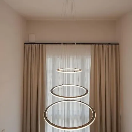 Modern Loft With Free Parking Apartament