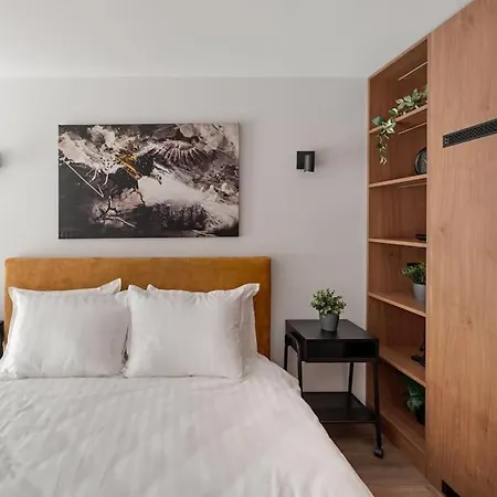 Modern Loft With Free Parking Apartmán *
